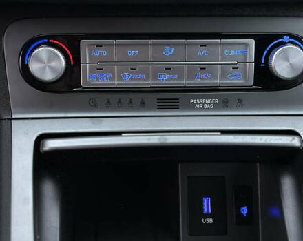 Сірий Хендай Kona, об'ємом двигуна 0 л та пробігом 57 тис. км за 17900 $, фото 23 на Automoto.ua