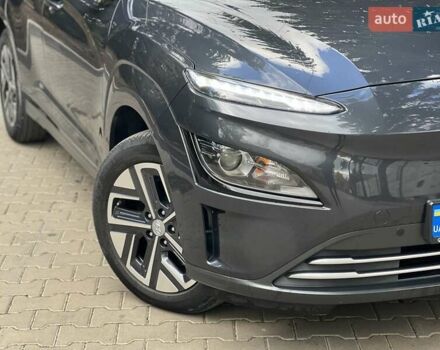 Серый Хендай Kona, объемом двигателя 0 л и пробегом 58 тыс. км за 16950 $, фото 3 на Automoto.ua