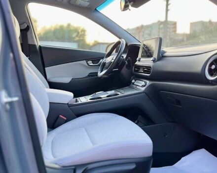 Серый Хендай Kona, объемом двигателя 0 л и пробегом 34 тыс. км за 20999 $, фото 12 на Automoto.ua