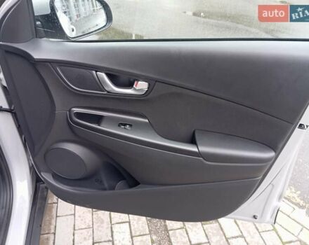 Сірий Хендай Kona, об'ємом двигуна 1.6 л та пробігом 19 тис. км за 23000 $, фото 25 на Automoto.ua