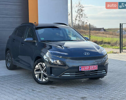 Серый Хендай Kona, объемом двигателя 0 л и пробегом 60 тыс. км за 19700 $, фото 1 на Automoto.ua