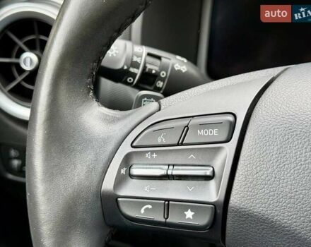 Серый Хендай Kona, объемом двигателя 0 л и пробегом 52 тыс. км за 17200 $, фото 30 на Automoto.ua