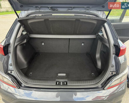 Сірий Хендай Kona, об'ємом двигуна 0 л та пробігом 59 тис. км за 18900 $, фото 23 на Automoto.ua