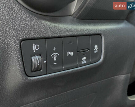 Серый Хендай Kona, объемом двигателя 0 л и пробегом 35 тыс. км за 17999 $, фото 49 на Automoto.ua