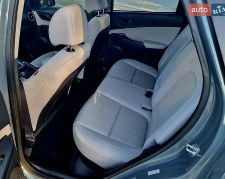 Серый Хендай Kona, объемом двигателя 2 л и пробегом 69 тыс. км за 17800 $, фото 24 на Automoto.ua