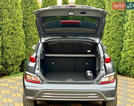 Серый Хендай Kona, объемом двигателя 0 л и пробегом 52 тыс. км за 17200 $, фото 22 на Automoto.ua