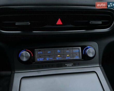 Сірий Хендай Kona, об'ємом двигуна 0 л та пробігом 57 тис. км за 17700 $, фото 28 на Automoto.ua