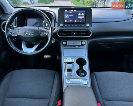 Сірий Хендай Kona, об'ємом двигуна 0 л та пробігом 66 тис. км за 16000 $, фото 6 на Automoto.ua