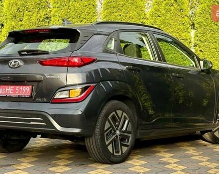 Серый Хендай Kona, объемом двигателя 0 л и пробегом 97 тыс. км за 18700 $, фото 8 на Automoto.ua