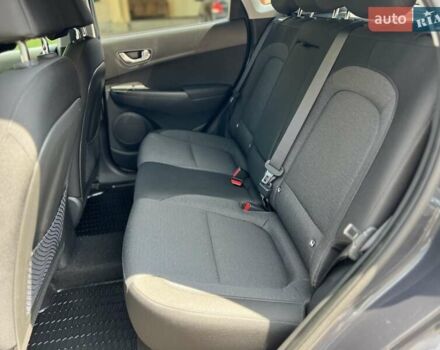 Серый Хендай Kona, объемом двигателя 0 л и пробегом 86 тыс. км за 16650 $, фото 14 на Automoto.ua