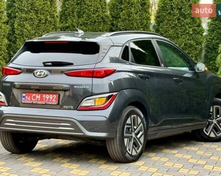 Серый Хендай Kona, объемом двигателя 0 л и пробегом 52 тыс. км за 17200 $, фото 7 на Automoto.ua