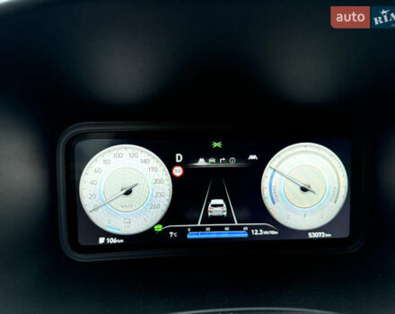 Серый Хендай Kona, объемом двигателя 0 л и пробегом 53 тыс. км за 17400 $, фото 24 на Automoto.ua