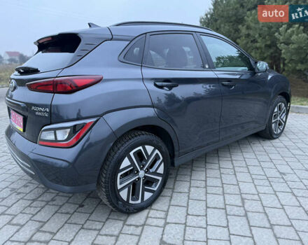 Серый Хендай Kona, объемом двигателя 0 л и пробегом 97 тыс. км за 16600 $, фото 4 на Automoto.ua