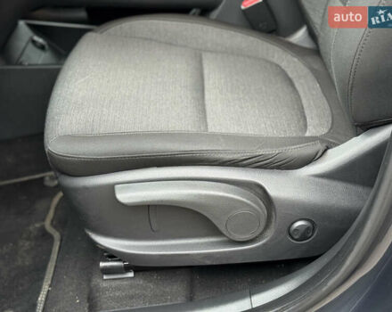 Сірий Хендай Kona, об'ємом двигуна 0 л та пробігом 59 тис. км за 16900 $, фото 28 на Automoto.ua