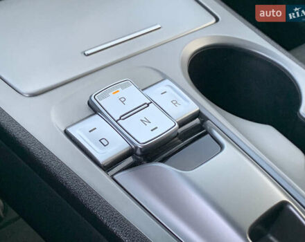 Серый Хендай Kona, объемом двигателя 0 л и пробегом 35 тыс. км за 17999 $, фото 57 на Automoto.ua