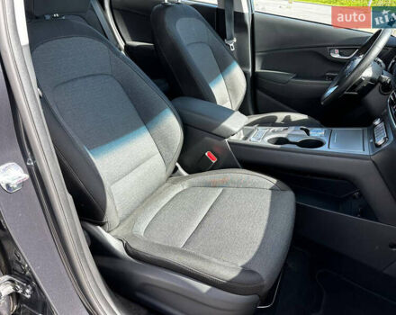 Сірий Хендай Kona, об'ємом двигуна 0 л та пробігом 38 тис. км за 17888 $, фото 38 на Automoto.ua