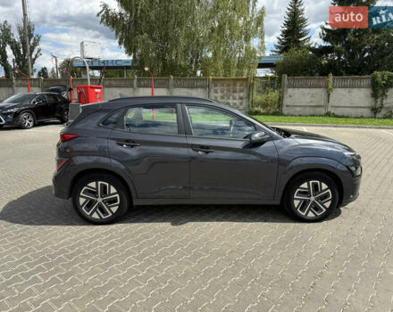 Сірий Хендай Kona, об'ємом двигуна 0 л та пробігом 59 тис. км за 18900 $, фото 2 на Automoto.ua