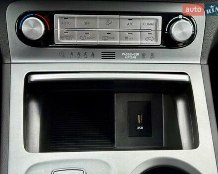 Серый Хендай Kona, объемом двигателя 0 л и пробегом 52 тыс. км за 17200 $, фото 36 на Automoto.ua