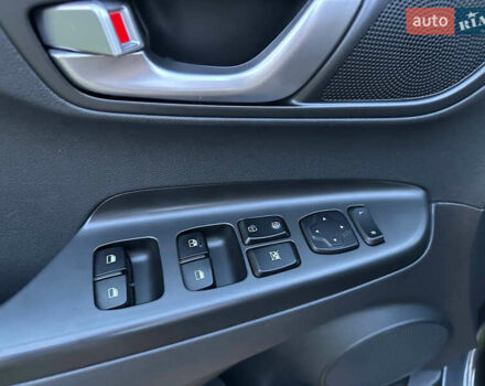 Сірий Хендай Kona, об'ємом двигуна 0 л та пробігом 66 тис. км за 16000 $, фото 9 на Automoto.ua