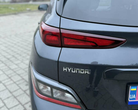Серый Хендай Kona, объемом двигателя 0 л и пробегом 97 тыс. км за 16600 $, фото 8 на Automoto.ua
