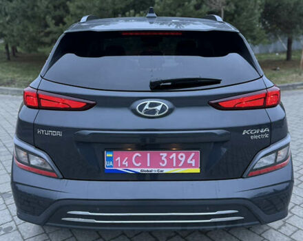 Серый Хендай Kona, объемом двигателя 0 л и пробегом 97 тыс. км за 16600 $, фото 2 на Automoto.ua