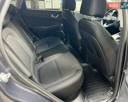 Серый Хендай Kona, объемом двигателя 0 л и пробегом 58 тыс. км за 16950 $, фото 11 на Automoto.ua