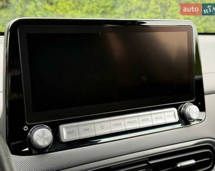 Серый Хендай Kona, объемом двигателя 0 л и пробегом 52 тыс. км за 17200 $, фото 32 на Automoto.ua