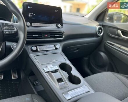 Сірий Хендай Kona, об'ємом двигуна 0 л та пробігом 86 тис. км за 16650 $, фото 11 на Automoto.ua