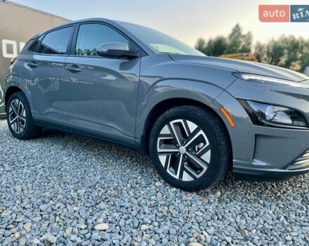 Серый Хендай Kona, объемом двигателя 0 л и пробегом 34 тыс. км за 20999 $, фото 3 на Automoto.ua