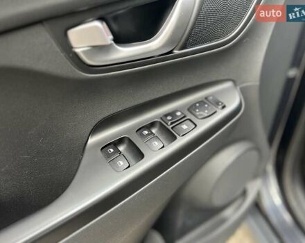 Серый Хендай Kona, объемом двигателя 0 л и пробегом 58 тыс. км за 16950 $, фото 19 на Automoto.ua