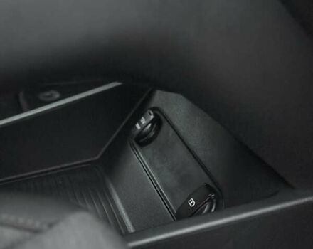 Сірий Хендай Kona, об'ємом двигуна 0 л та пробігом 57 тис. км за 17900 $, фото 24 на Automoto.ua