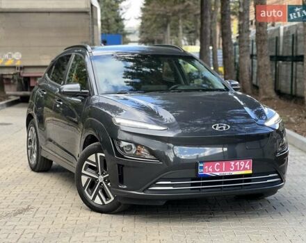 Сірий Хендай Kona, об'ємом двигуна 0 л та пробігом 93 тис. км за 16450 $, фото 3 на Automoto.ua