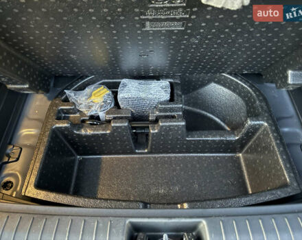 Серый Хендай Kona, объемом двигателя 0 л и пробегом 20 тыс. км за 16900 $, фото 13 на Automoto.ua