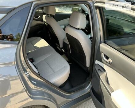 Серый Хендай Kona, объемом двигателя 0 л и пробегом 20 тыс. км за 19900 $, фото 8 на Automoto.ua