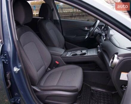 Серый Хендай Kona, объемом двигателя 0 л и пробегом 47 тыс. км за 17950 $, фото 70 на Automoto.ua