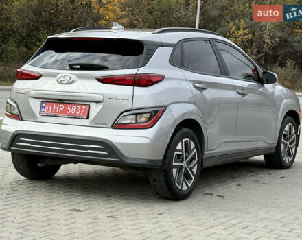 Сірий Хендай Kona, об'ємом двигуна 0 л та пробігом 50 тис. км за 16999 $, фото 4 на Automoto.ua