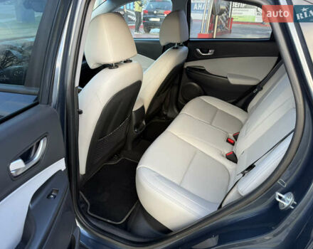 Сірий Хендай Kona, об'ємом двигуна 0 л та пробігом 63 тис. км за 22999 $, фото 18 на Automoto.ua