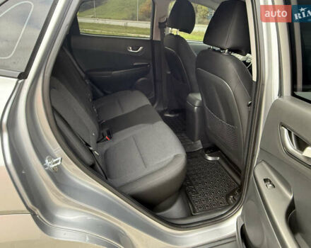 Сірий Хендай Kona, об'ємом двигуна 0 л та пробігом 50 тис. км за 16999 $, фото 10 на Automoto.ua