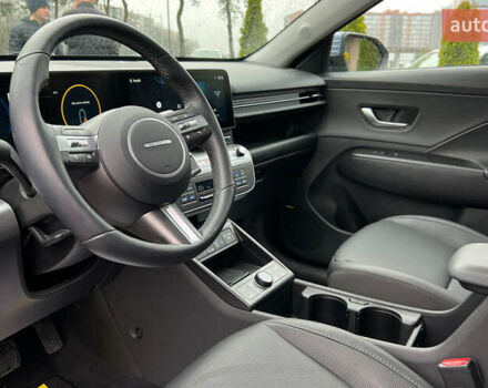 Сірий Хендай Kona, об'ємом двигуна 0 л та пробігом 3 тис. км за 27500 $, фото 9 на Automoto.ua