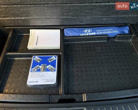 Серый Хендай Kona, объемом двигателя 0 л и пробегом 20 тыс. км за 16900 $, фото 12 на Automoto.ua
