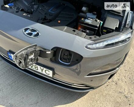 Серый Хендай Kona, объемом двигателя 0 л и пробегом 20 тыс. км за 19900 $, фото 12 на Automoto.ua