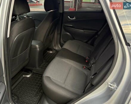 Сірий Хендай Kona, об'ємом двигуна 0 л та пробігом 50 тис. км за 16999 $, фото 8 на Automoto.ua