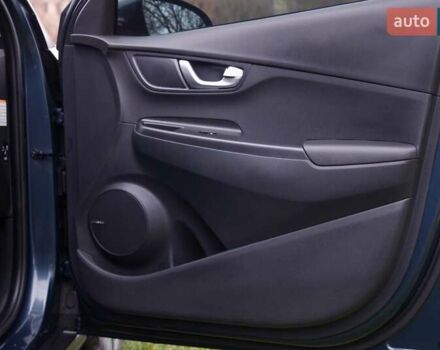 Серый Хендай Kona, объемом двигателя 0 л и пробегом 47 тыс. км за 17950 $, фото 67 на Automoto.ua