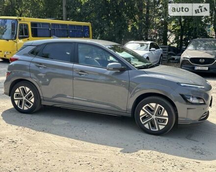 Серый Хендай Kona, объемом двигателя 0 л и пробегом 20 тыс. км за 19900 $, фото 2 на Automoto.ua
