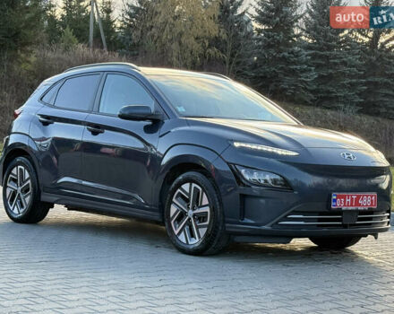 Сірий Хендай Kona, об'ємом двигуна 0 л та пробігом 63 тис. км за 22999 $, фото 4 на Automoto.ua