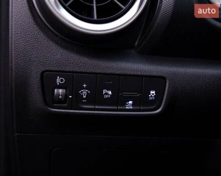 Серый Хендай Kona, объемом двигателя 0 л и пробегом 47 тыс. км за 17950 $, фото 50 на Automoto.ua