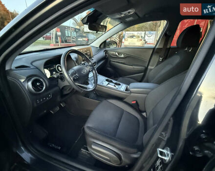 Серый Хендай Kona, объемом двигателя 0 л и пробегом 20 тыс. км за 16900 $, фото 17 на Automoto.ua