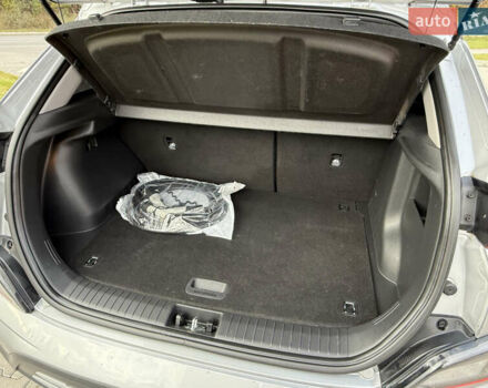 Сірий Хендай Kona, об'ємом двигуна 0 л та пробігом 50 тис. км за 16999 $, фото 14 на Automoto.ua