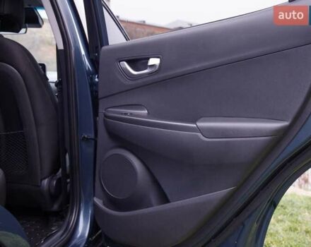 Серый Хендай Kona, объемом двигателя 0 л и пробегом 47 тыс. км за 17950 $, фото 71 на Automoto.ua