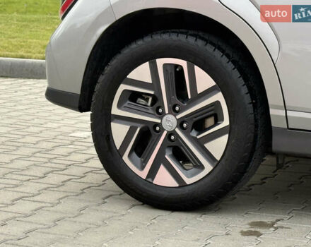 Сірий Хендай Kona, об'ємом двигуна 0 л та пробігом 50 тис. км за 16999 $, фото 16 на Automoto.ua